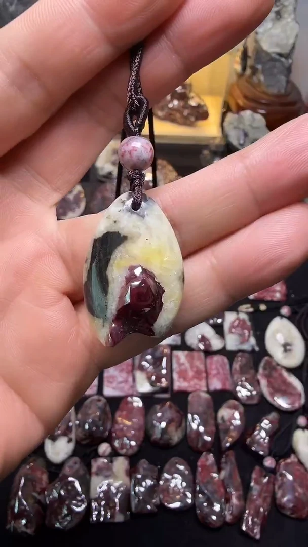 天然辰砂大晶砂随行吊坠