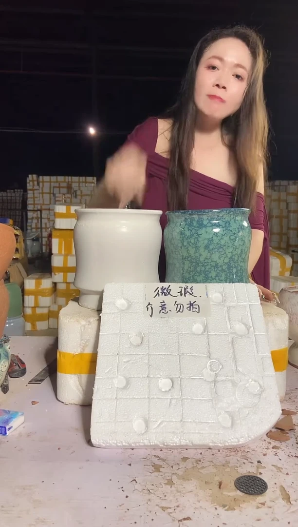 宜兴紫砂粗陶花20/22