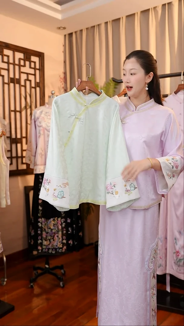 刺绣月白色正绢上衣 桑蚕丝非遗苏绣服饰