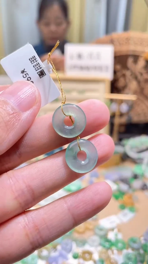 颈饰未镶嵌翡翠甜甜圈一对