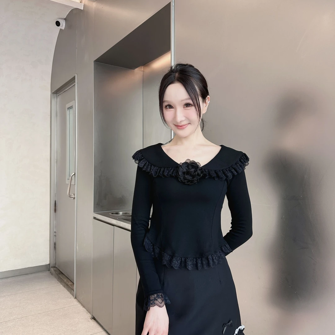 立体花朵蕾丝翻领性感上衣收腰T弹力显瘦气质修身短款新时尚百搭