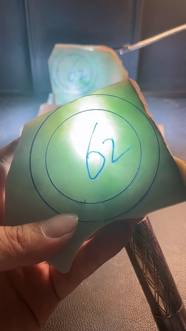 未镶嵌翡翠定制翡翠花*翡翠