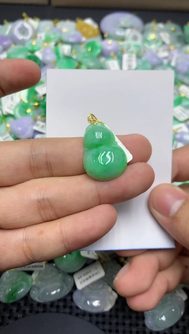 颈饰18K金镶嵌翡翠天然缅甸翡翠A货