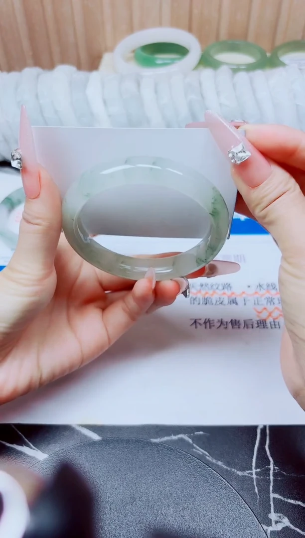 未镶嵌手镯石英质玉34/58