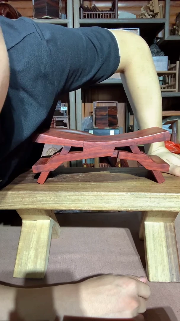 非洲紫檀（红花梨）瑕疵鲁班凳