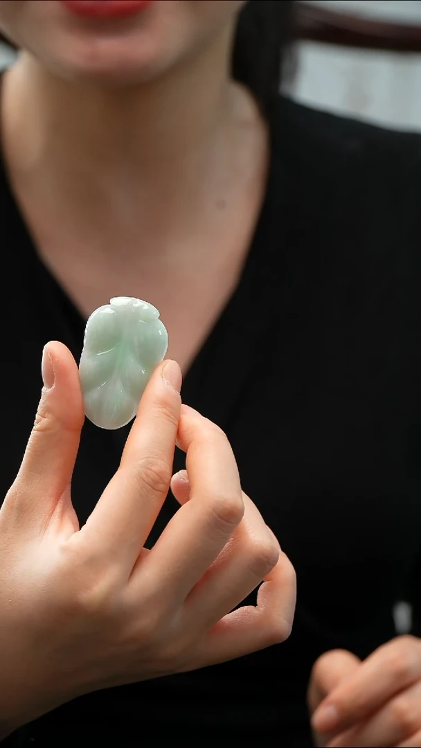 颈饰未镶嵌翡翠叶子