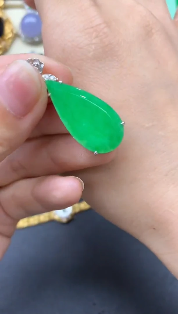 翡翠18K金镶嵌颈饰567-中国好珍宝