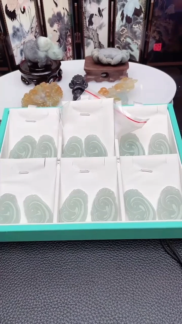 翡翠未镶嵌颈饰天然翡翠吊坠多样性发一如意14