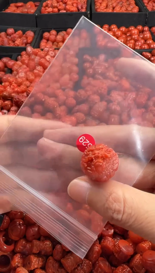 颈饰未镶嵌南红玛瑙1