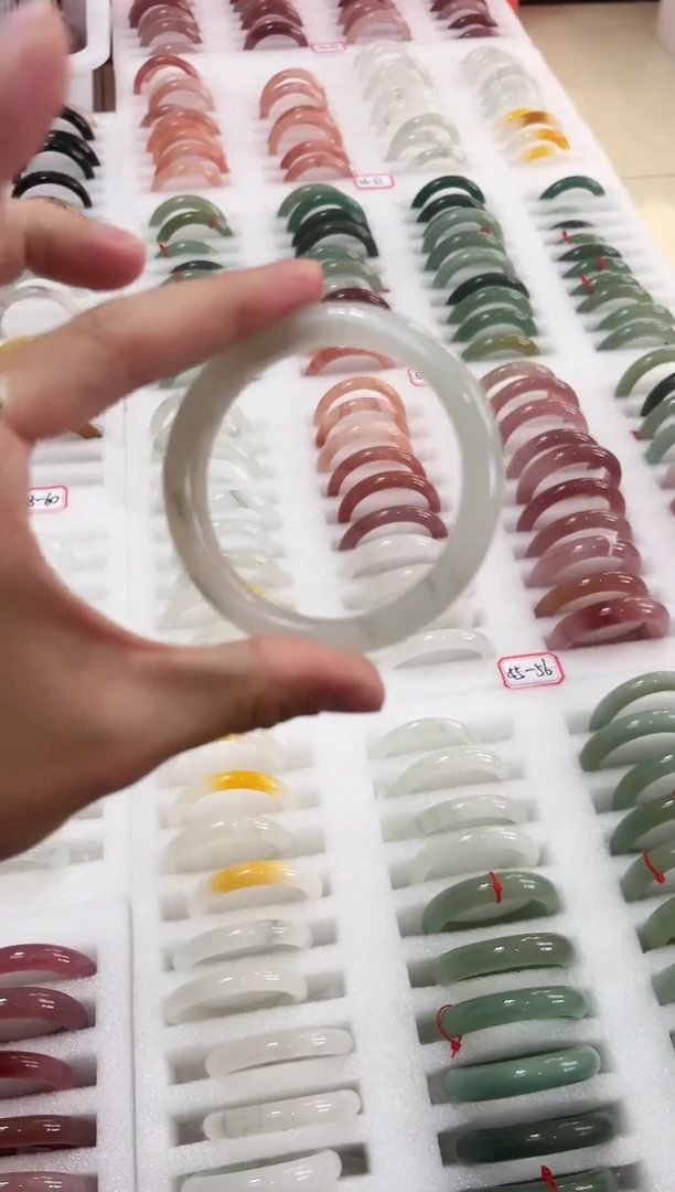 未镶嵌手镯石英质玉9-60