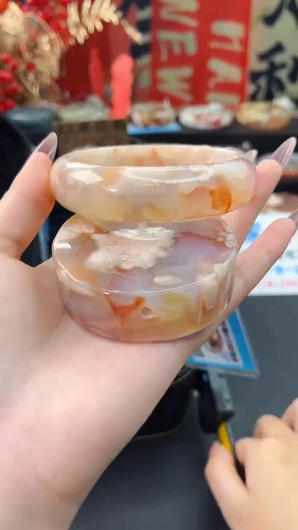 【闪购商品】石英质玉手镯未镶嵌赠送镯心（64圈口）