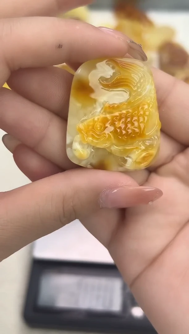 裸石琥珀未镶嵌琥珀蜜蜡吊坠