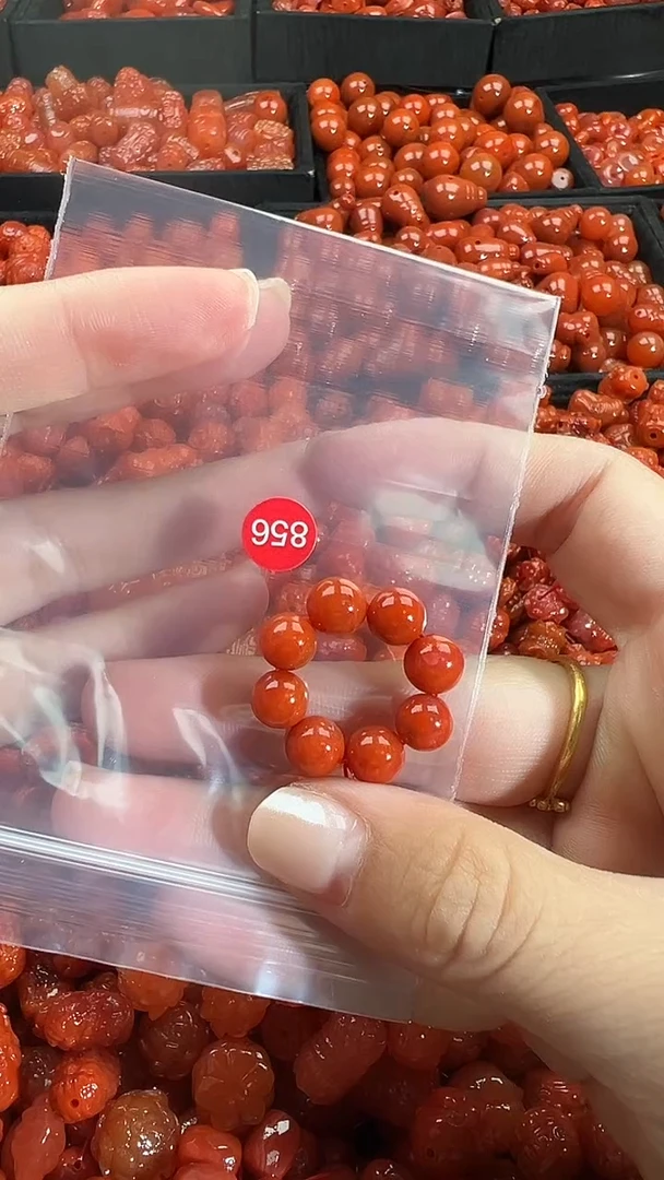 颈饰未镶嵌南红玛瑙1