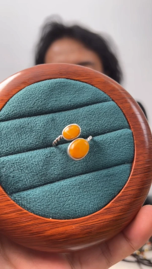 【闪购商品】蜜蜡戒指银S925镶嵌噶玛家