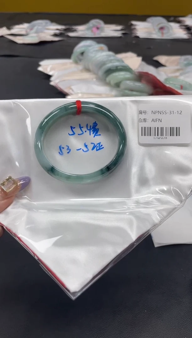 未镶嵌手镯翡翠翡翠手镯