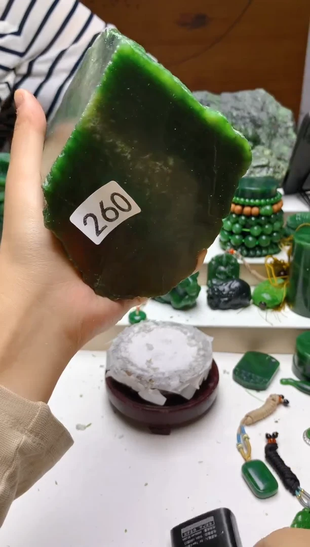 未镶嵌和田玉（碧玉）珠宝半成品1