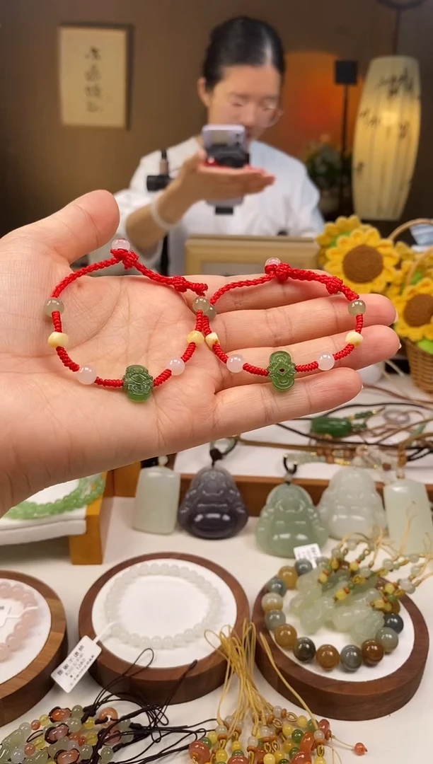 吊坠(不含链)未镶嵌和田玉碧玉中国结红绳多样性发一无证书