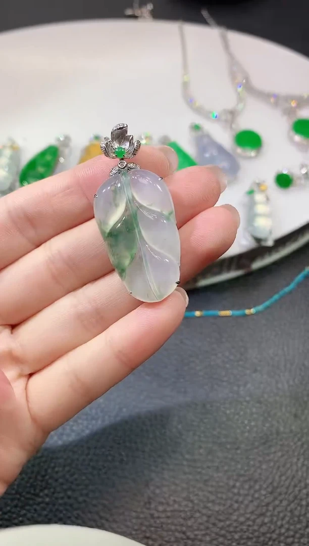 翡翠18K金镶嵌吊坠(不含链)A15翡翠