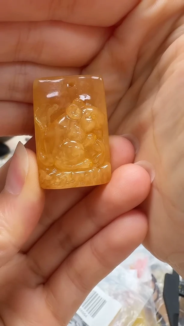 未镶嵌琥珀裸石如图