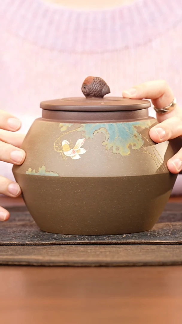 紫砂茶叶罐金鱼钮青段泥绘荷叶荷花合欢罐