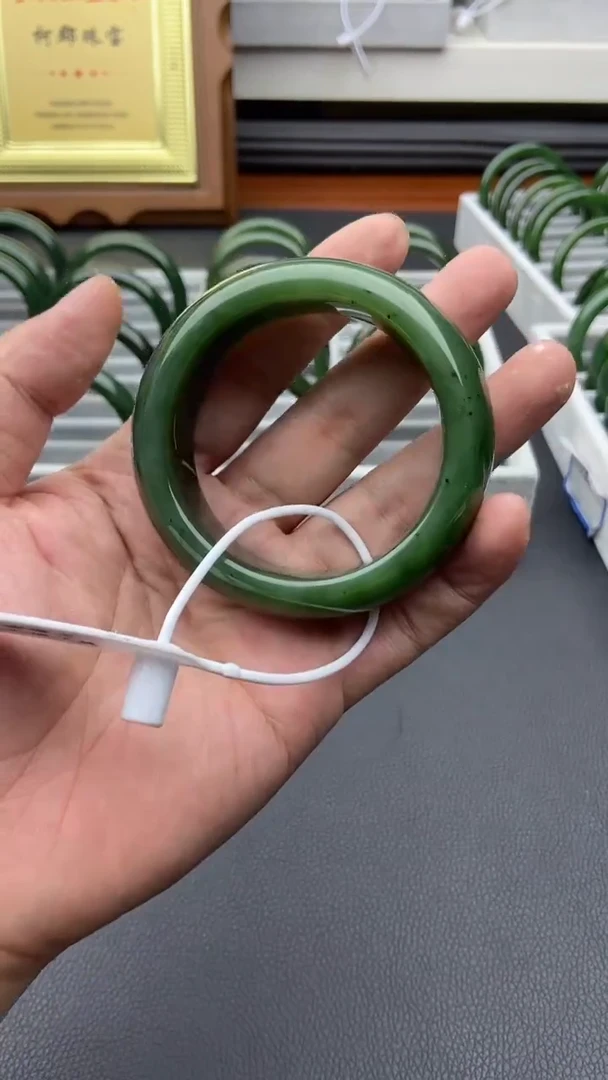 未镶嵌手镯和田玉（碧玉）73-57.1