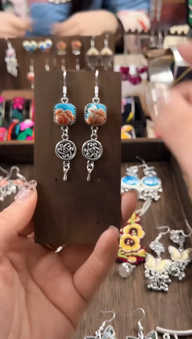 【闪购商品】织绣民族风老绣饰品127