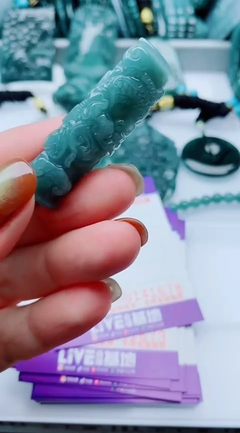 颈饰未镶嵌翡翠                    多样性发其1一
