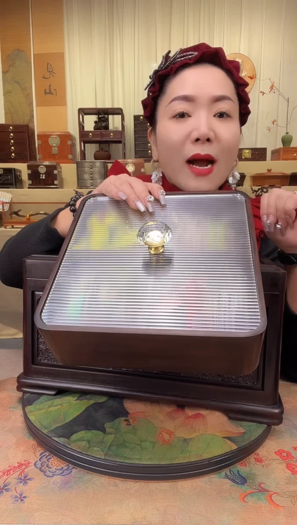 【闪购商品】红酸枝木类成套家具红酸枝四方果盒