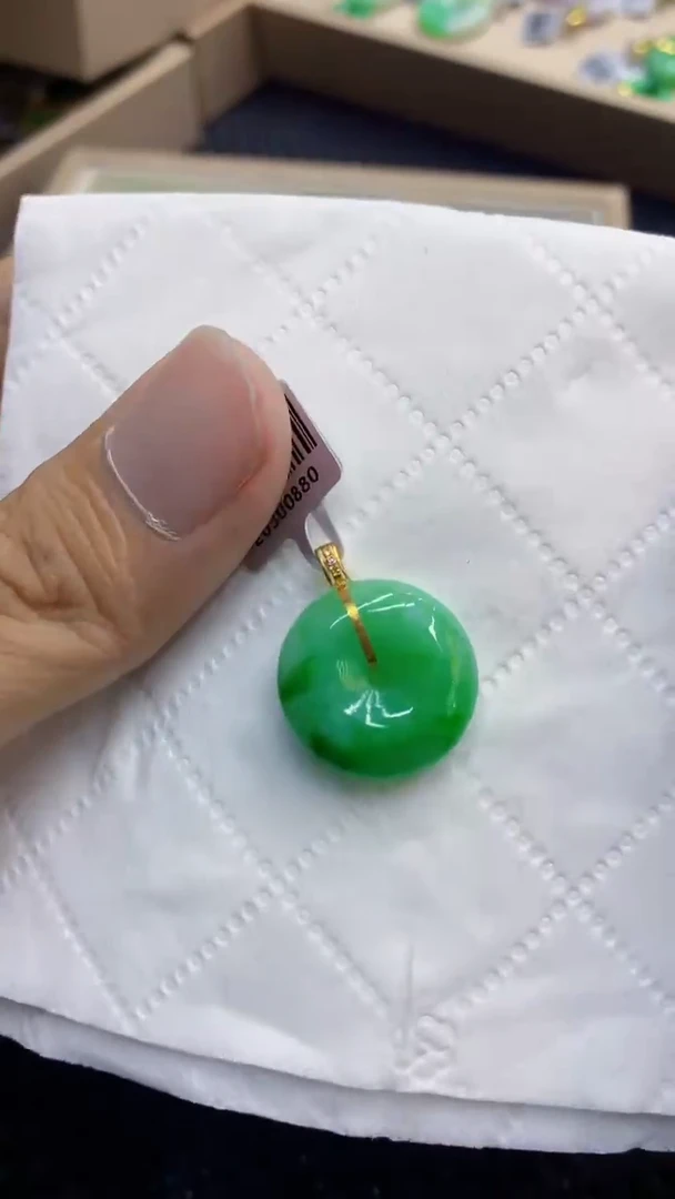 翡翠18K金镶嵌吊坠(不含链)             1