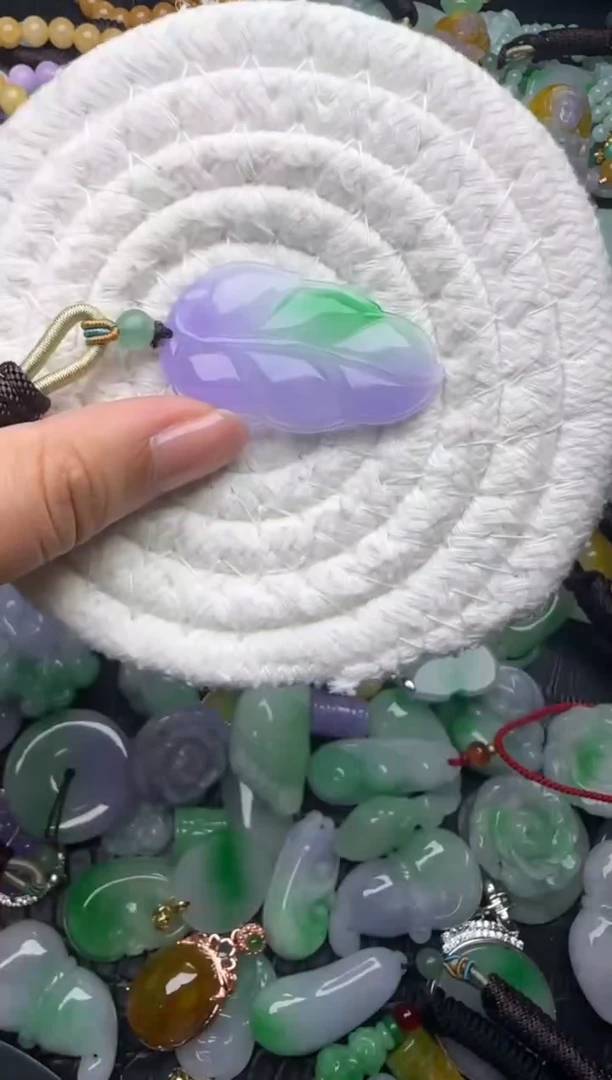 颈饰未镶嵌翡翠缅甸翡翠吊坠
