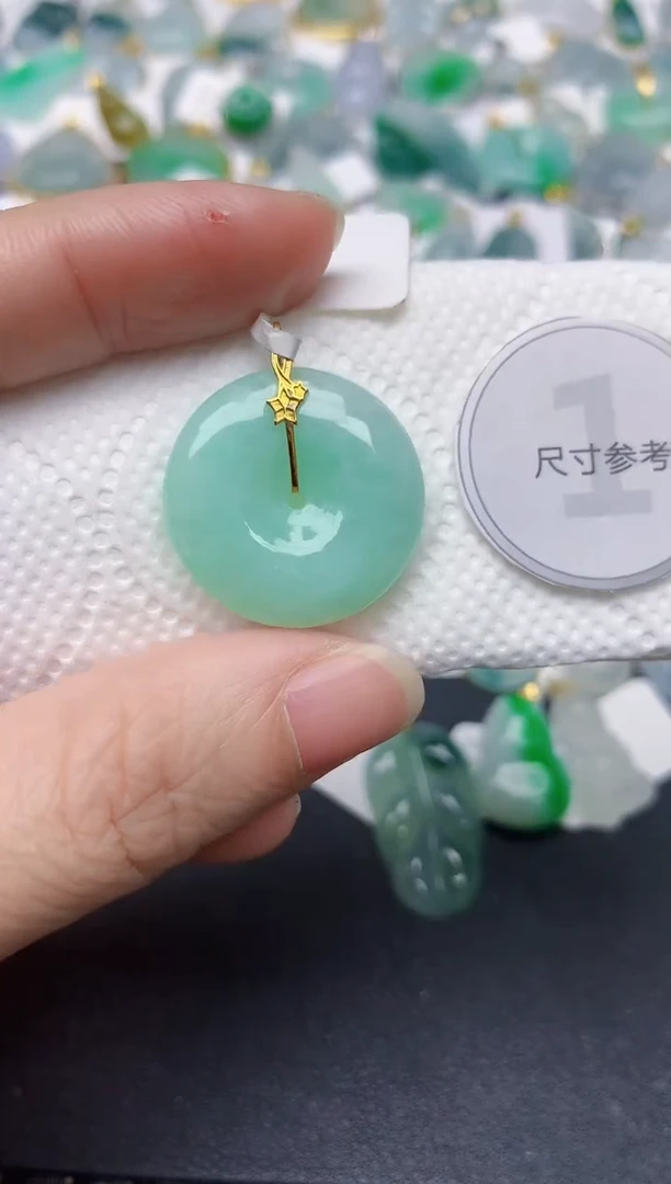 颈饰18K金镶嵌翡翠天然缅甸A货翡翠