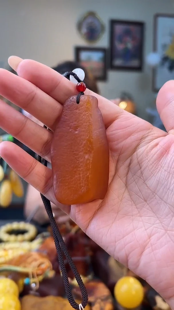 琥珀颈饰未镶嵌手把