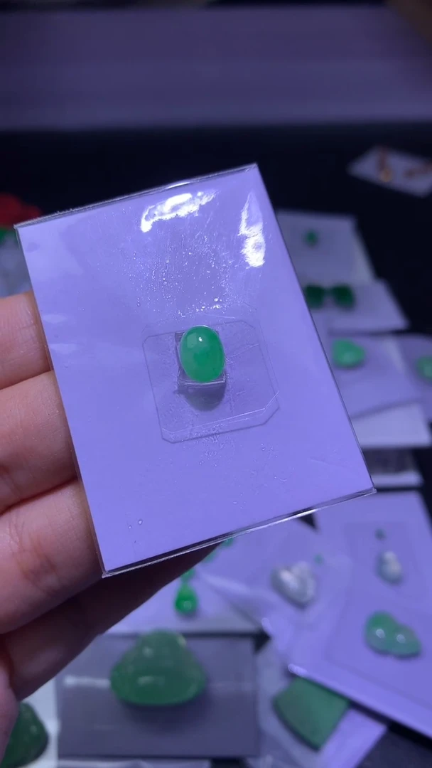 未镶嵌定制翡翠毛货