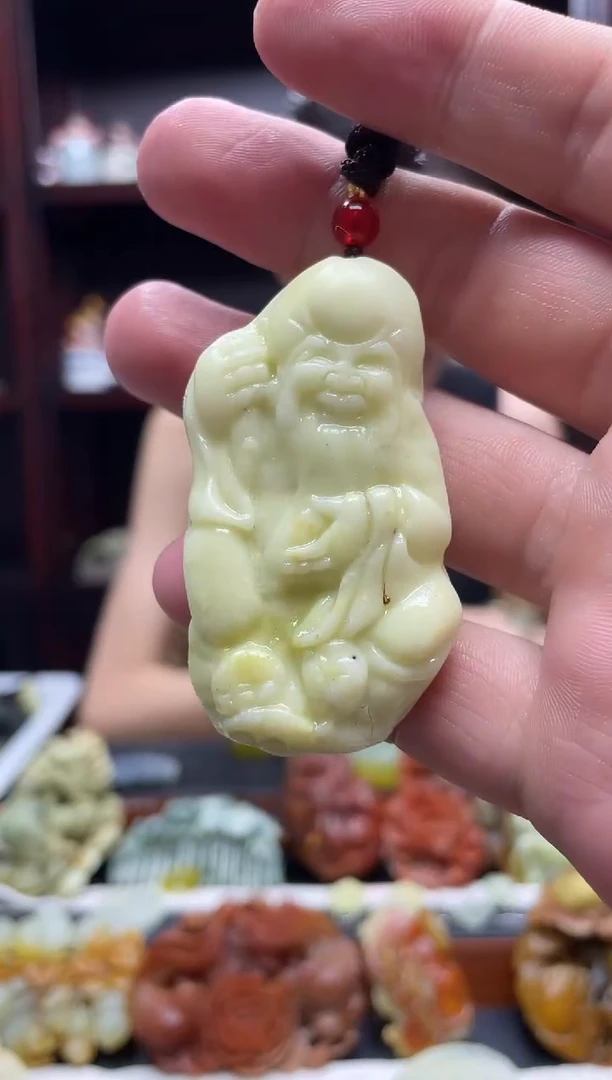 岫玉未镶嵌吊坠·