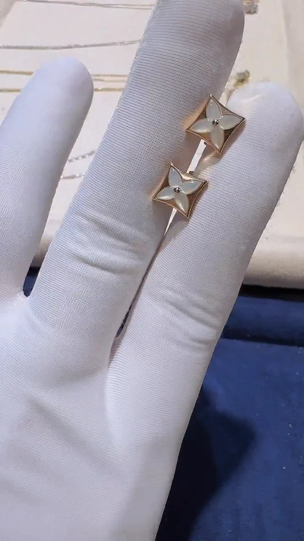 【闪购商品】贝壳（贝母）耳钉18K金镶嵌耳钉