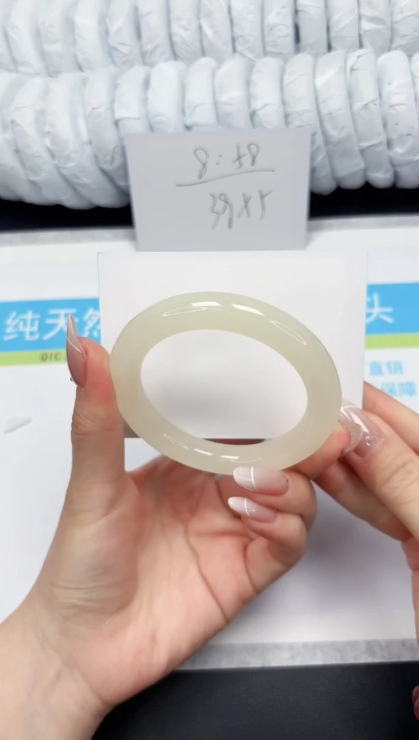 【闪购商品】石英质玉手镯未镶嵌7-54.5