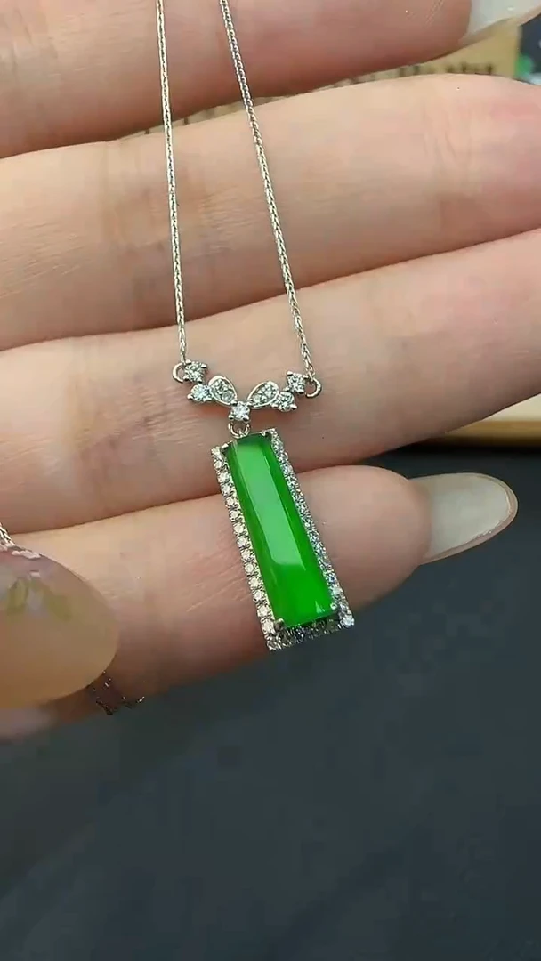 套链18K金镶嵌翡翠套链26