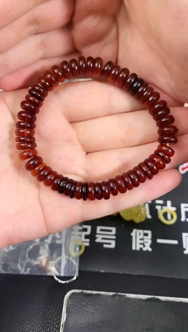 蜜蜡未镶嵌珠宝奇石105