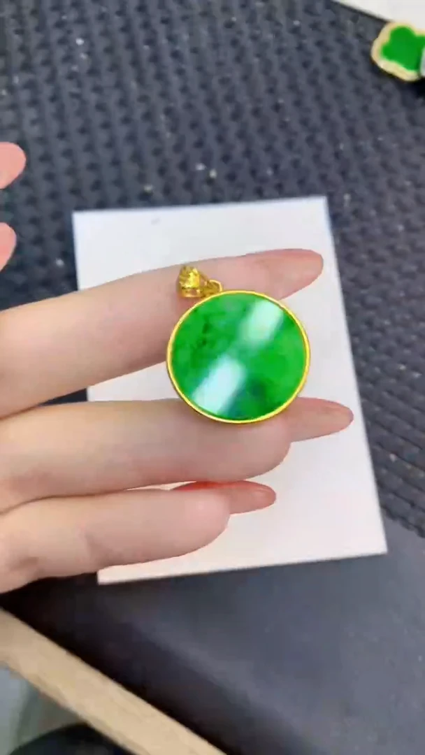 颈饰未镶嵌翡翠1