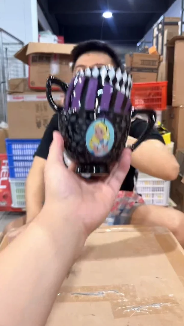 瓷片黑紫叠叠杯