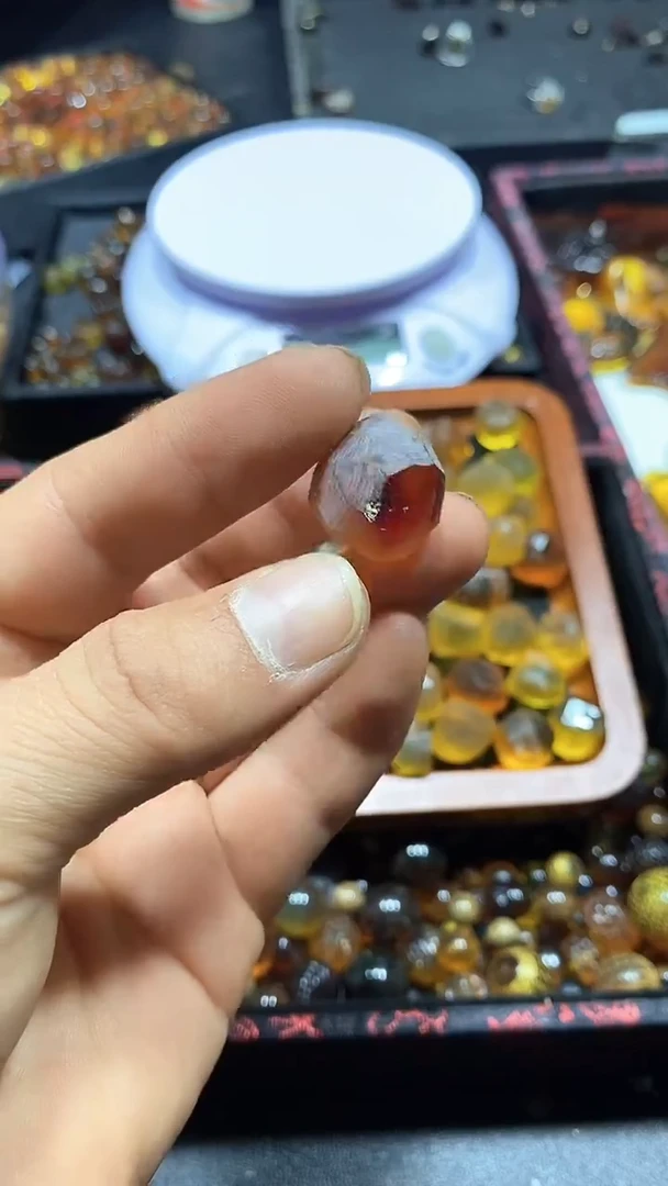 琥珀颈饰未镶嵌天然缅甸琥珀珠子