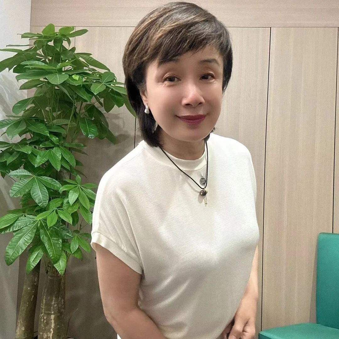 【脏品 清仓】1件：女润滑无感上衣2090