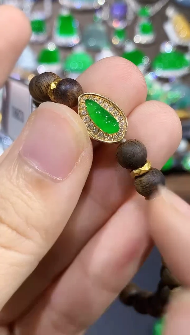 18K金镶嵌手串翡翠C52