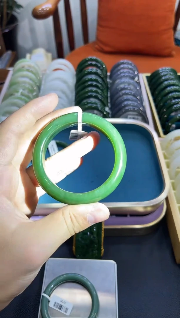 未镶嵌手镯和田玉小艾多样性发货拍一发一