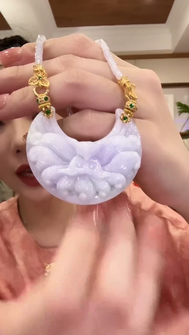 翡翠未镶嵌颈饰国风
