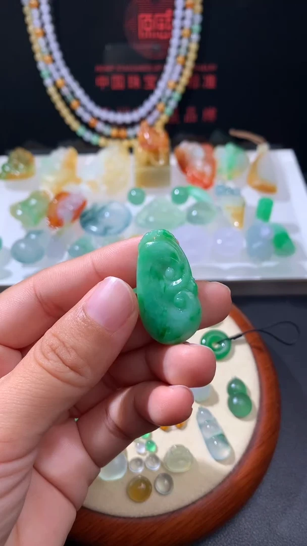 未镶嵌定制翡翠
