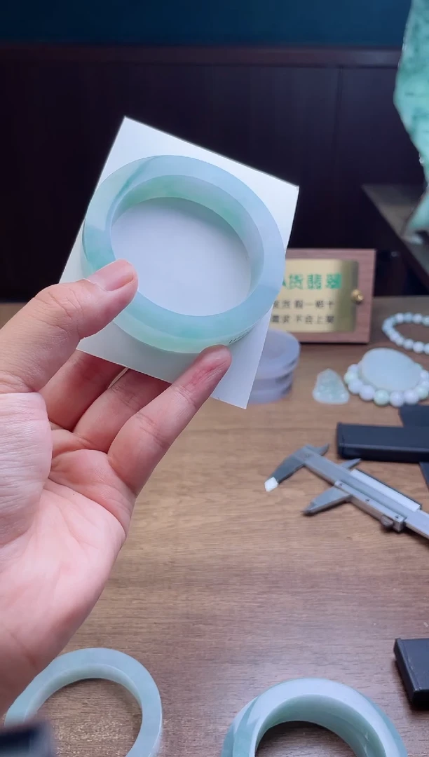 未镶嵌手镯定制翡翠小**儿定制