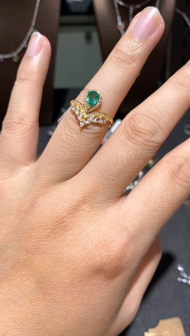 银S925镶嵌戒指祖母绿戒指