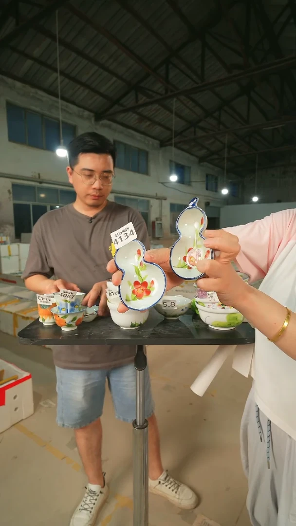 碗2只装景德镇高温釉下手绘陶瓷