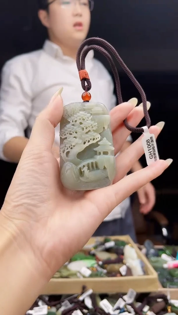 颈饰未镶嵌和田玉1